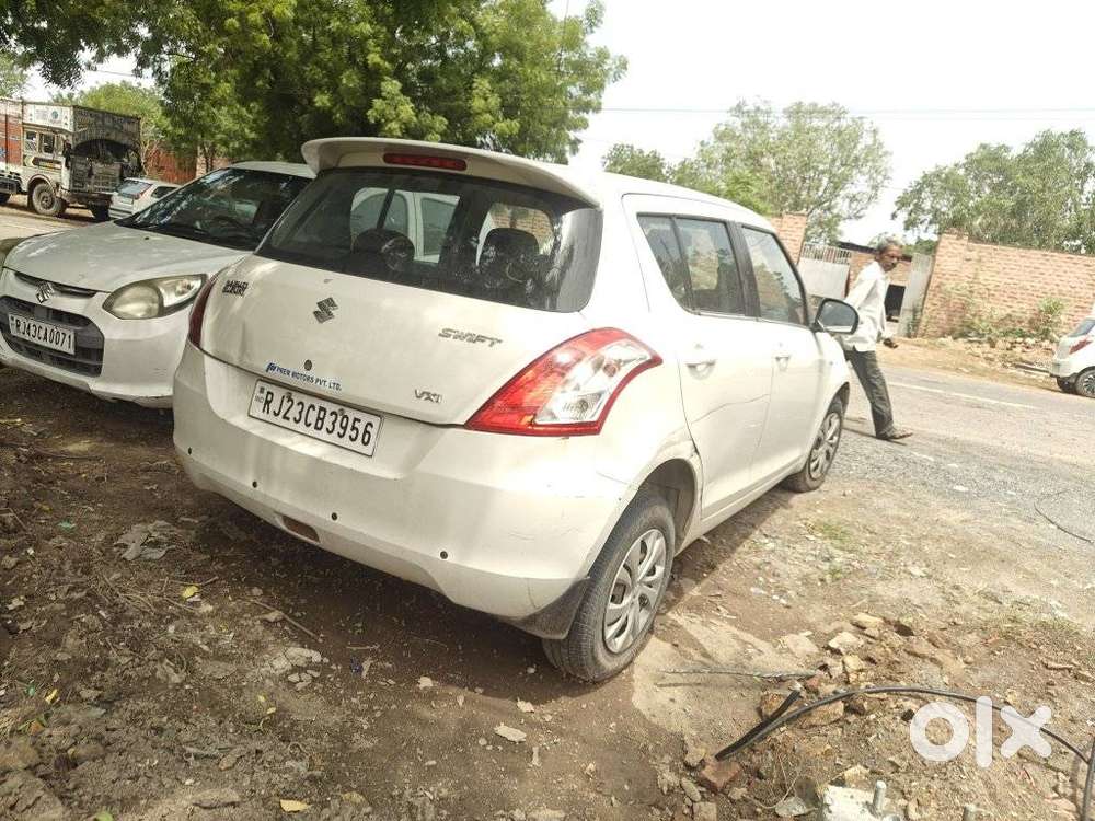Maruti Suzuki Swift 1.2 Vxi Abs, 2015, Petrol