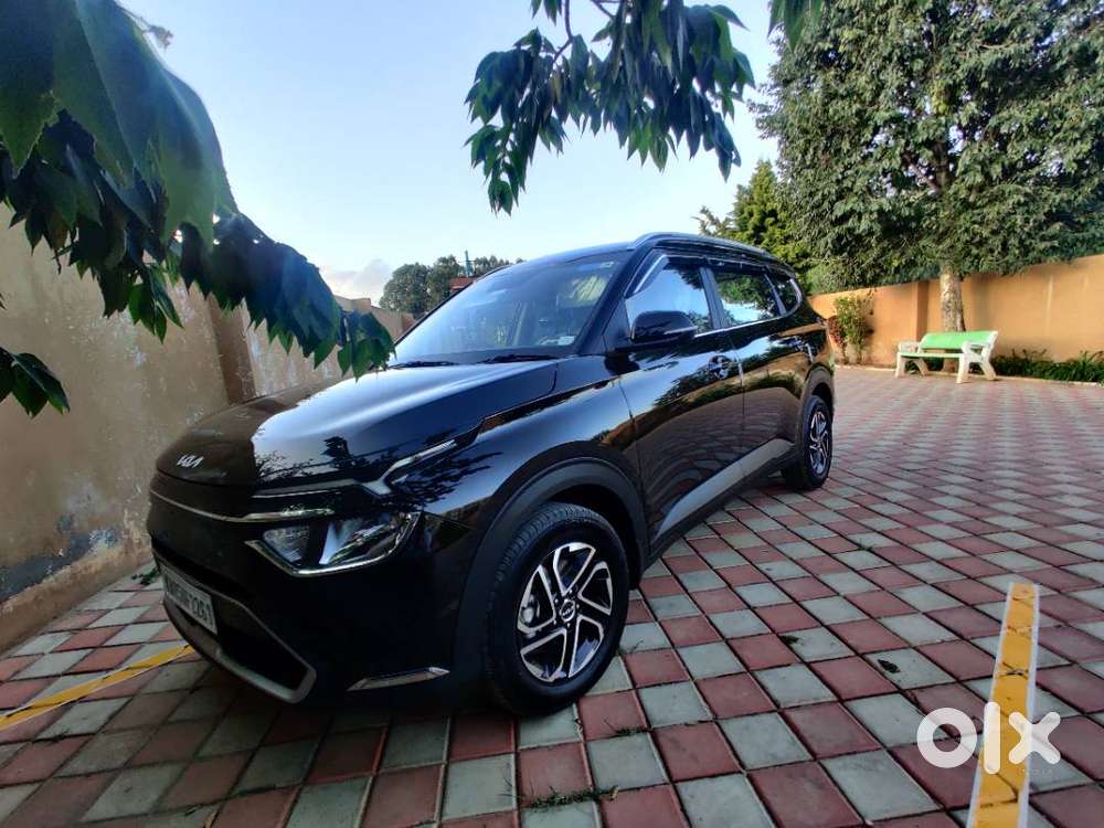Kia Carens Aurora Black Pearl , Prestige Plus Turbo 7 Str