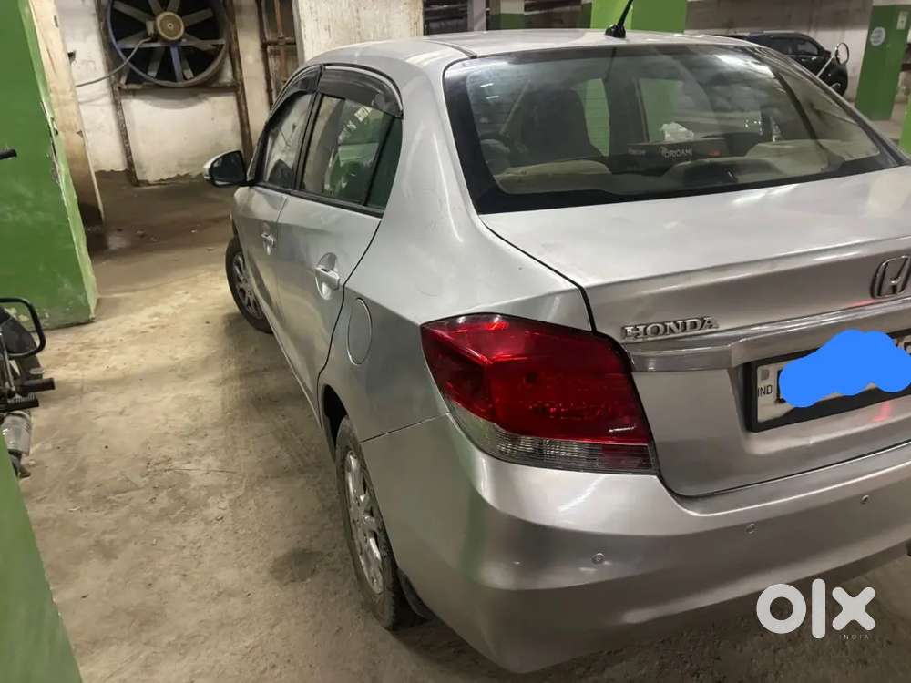 Top Condition 2016 Top Model Amaze  Regularly Serviced  Ready To Dri