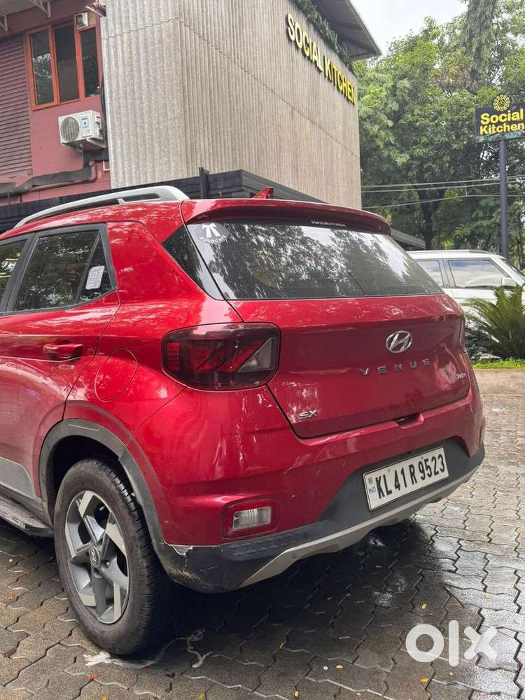 Hyundai Venue Petrol 2021