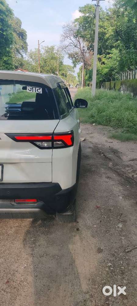 Maruti Suzuki Brezza 1.5 Lxi Cng, 2024, Cng & Hybrids