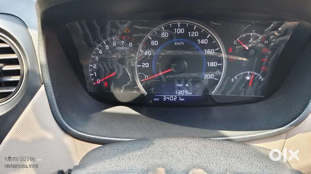 Grand I10 2016 Petrol Only 34000 Km Driven , Top Variant