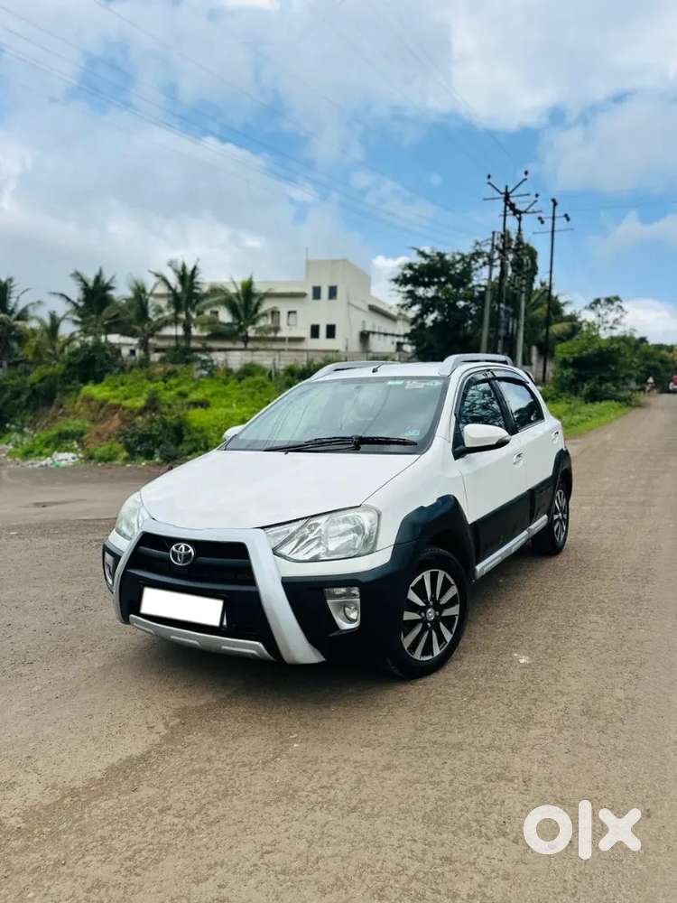Toyota Etios Cross 2015