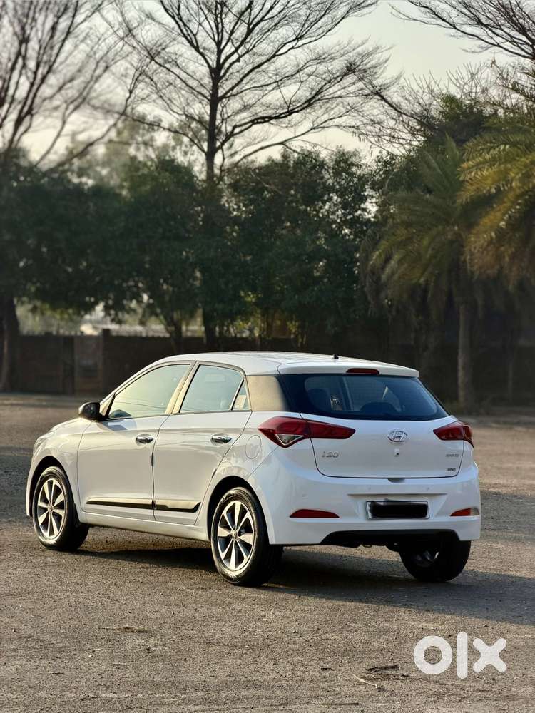 Hyundai I20 Sportz Plus, 2015, Petrol