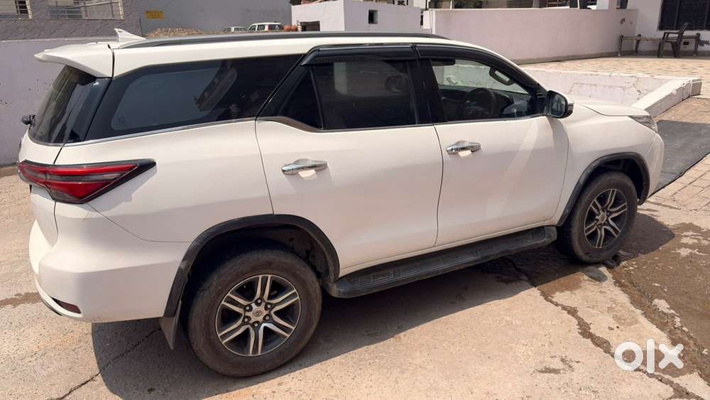 Toyota Fortuner 2017 Diesel 92000 Km Driven