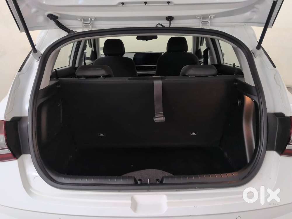 Hyundai New I20 1.2 Asta (o) Ivt, 2023, Petrol