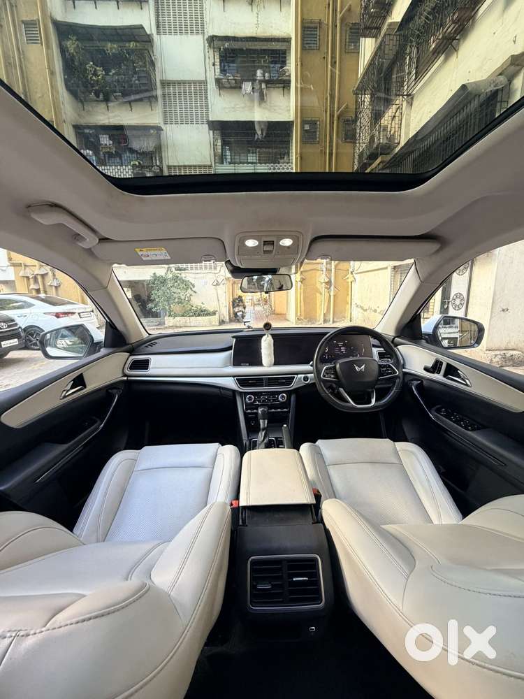 Mahindra Xuv700 2.2 Ax 7 Diesel At Str, 2022, Diesel