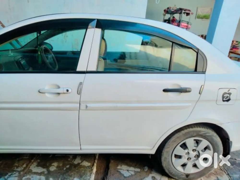 Urgent Sale: Hyundai Verna Crdi (diesel) - Price Negotiable