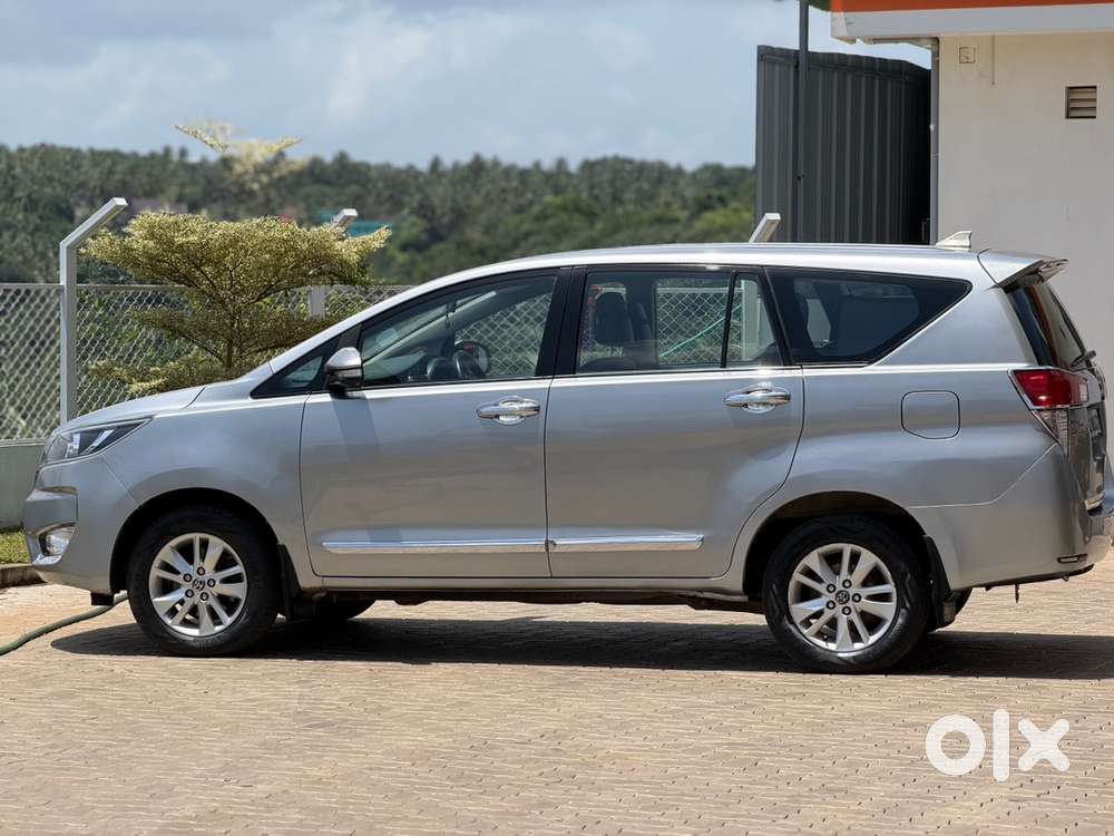 Toyota Innova Crysta Diesel 2016