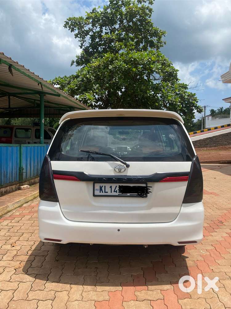 Toyota Innova Diesel 2.5 2015