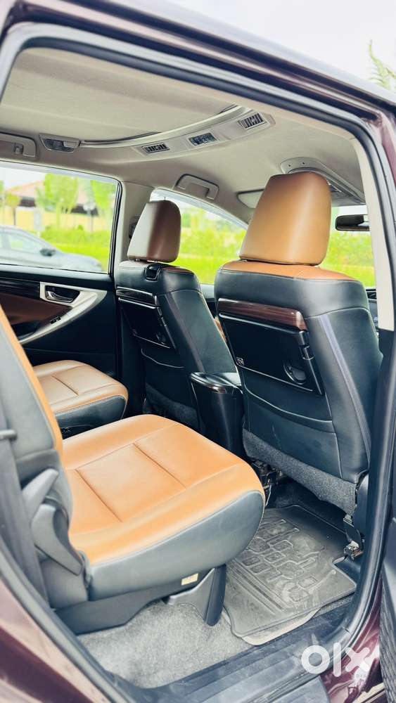 Toyota Innova Crysta 2.8 Zx At 7 Seater, 2022, Diesel