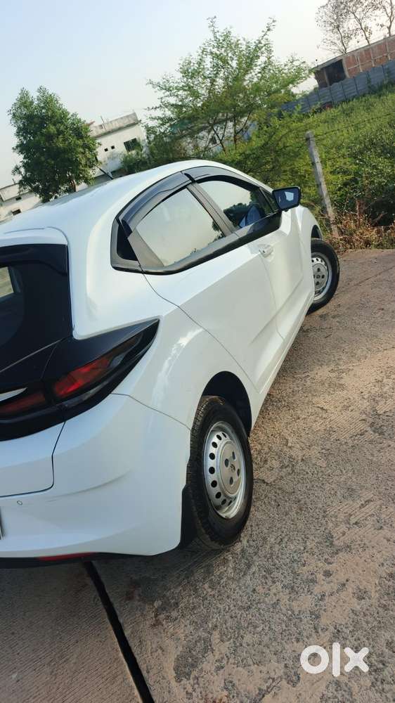 Tata Altroz 1.2 Xm, 2021, Petrol