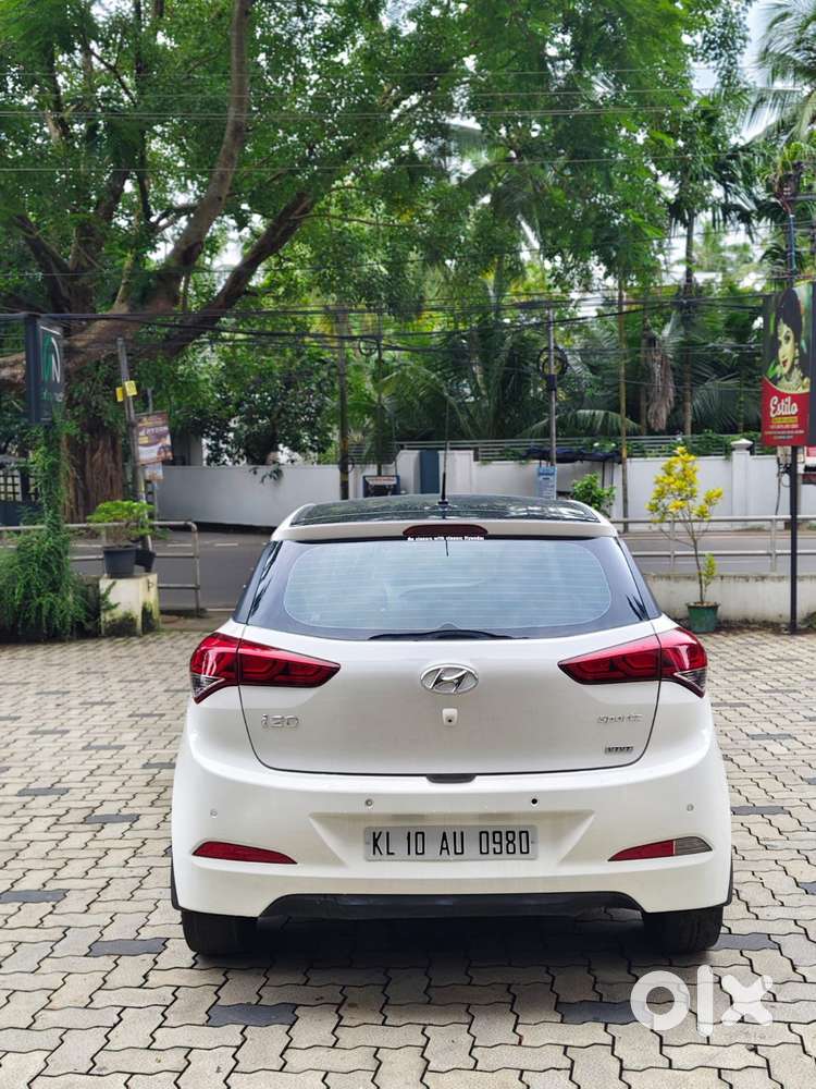 Hyundai I20 Sportz 1.2 Ivt Dual Tone, 2015, Petrol