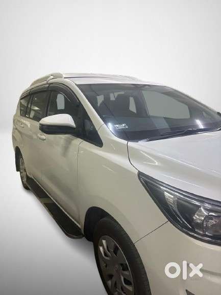 Toyota Innova Crysta [2020-ongoing] 2.4 Gx 8 Str, 2025, Diesel