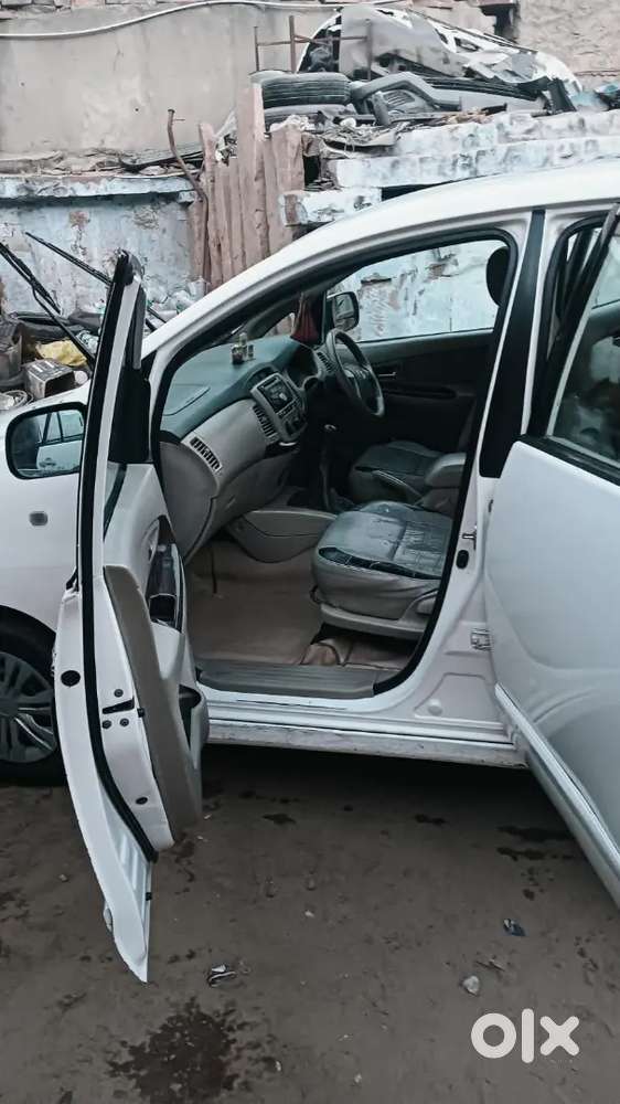 Toyota Innova 2010 Diesel 470605 Km Driven