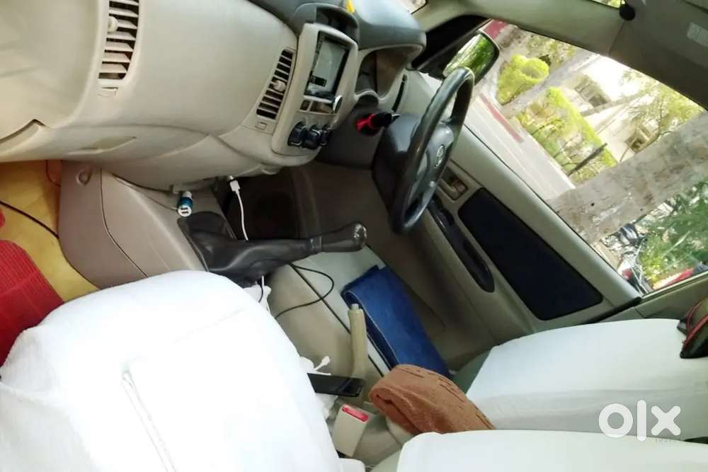 Toyota Innova 2012