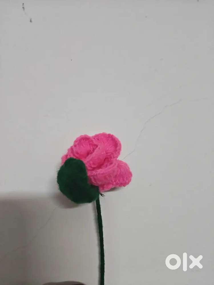 Woolen rose