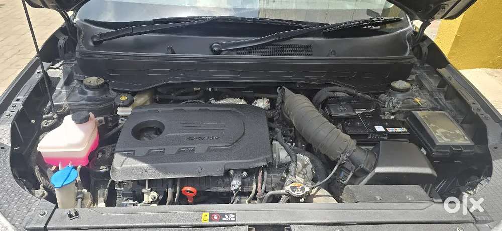 Hyundai Venue Sx Diesel  December 2022  28,000 Km  Sunroof  Excell