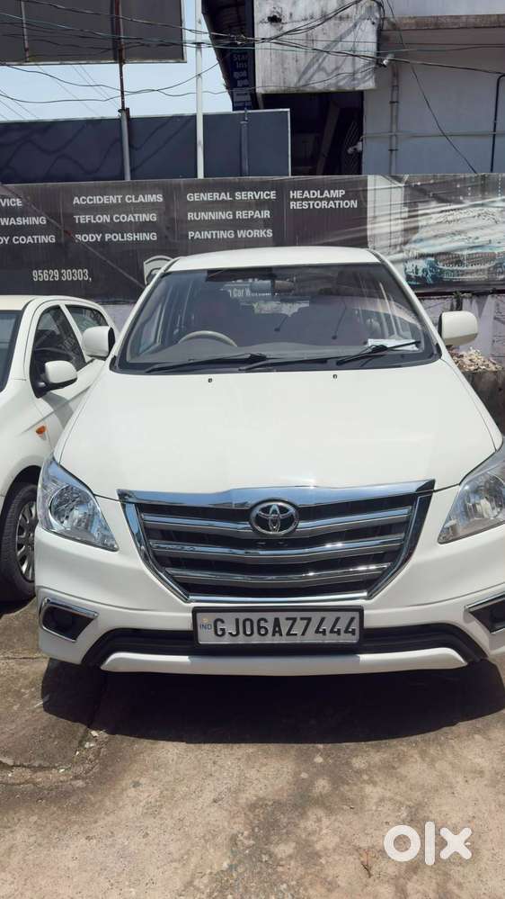 Toyotta Innova(2014)