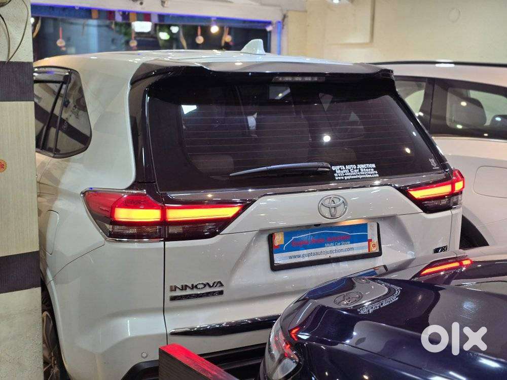Toyota Innova Hycross 2.0 Vx Hybrid 8 Str, 2023, Petrol