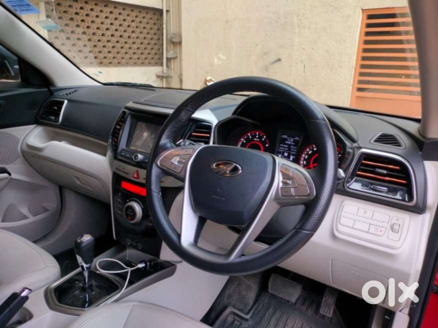 Mahindra Xuv300 1.2 W8 (o) Amt Petrol, 2022, Petrol