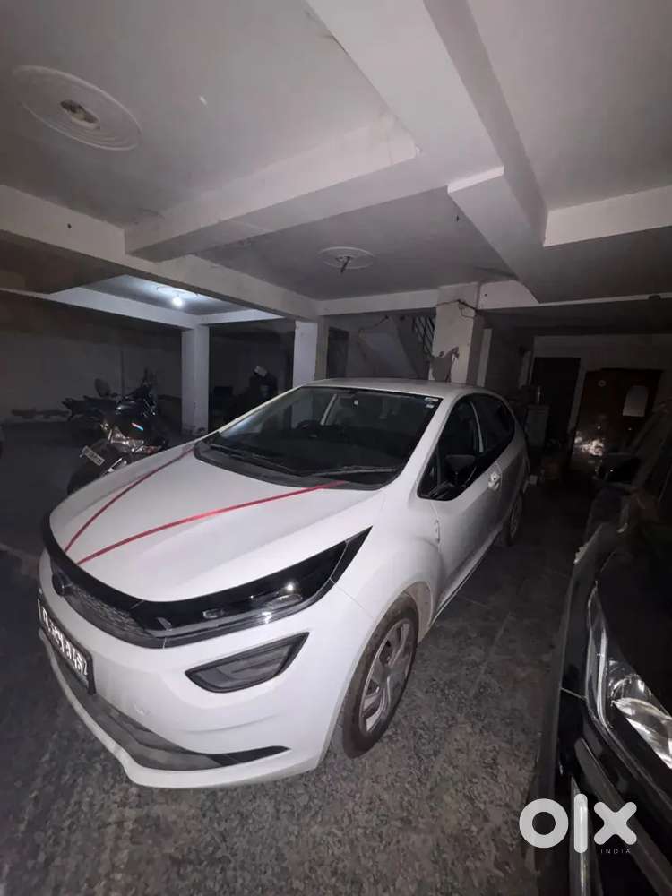 Tata Altroz 2025 Petrol 5000 Km Driven