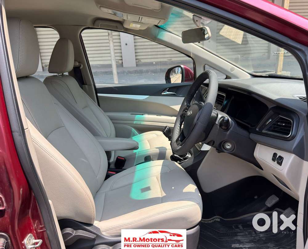 Mahindra Marazzo M8, 2018, Diesel