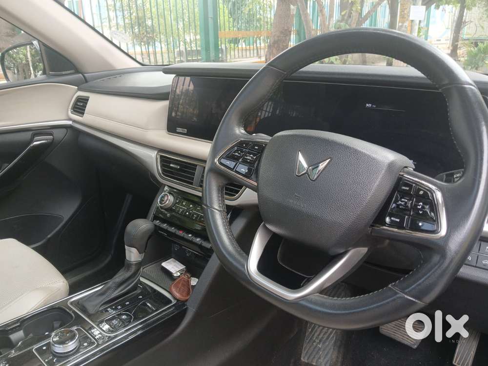Mahindra Xuv700 2.0 Ax 7 Petrol At Luxury Pack Str, 2024, Petrol