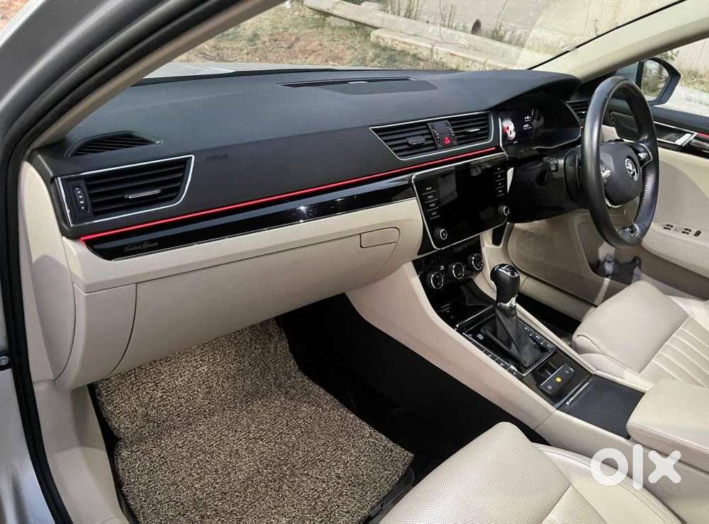 Skoda Superb 2.0 L&k Tsi At, 2023, Petrol