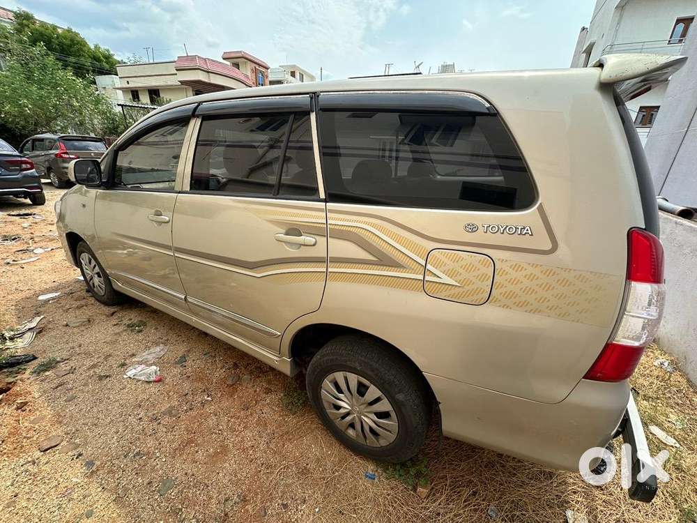 Toyota Innova 2012 Diesel 218000 Km Driven