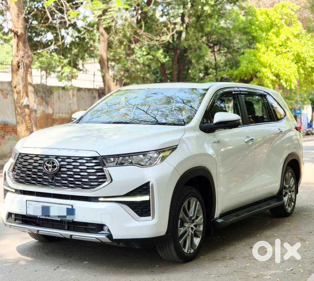 Toyota Innova Hycross 2.0 Zx (o) Hybrid 7 Str, 2025, Petrol