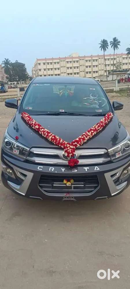 Toyota Innova Crysta 2017 Diesel 90000 Km Driven