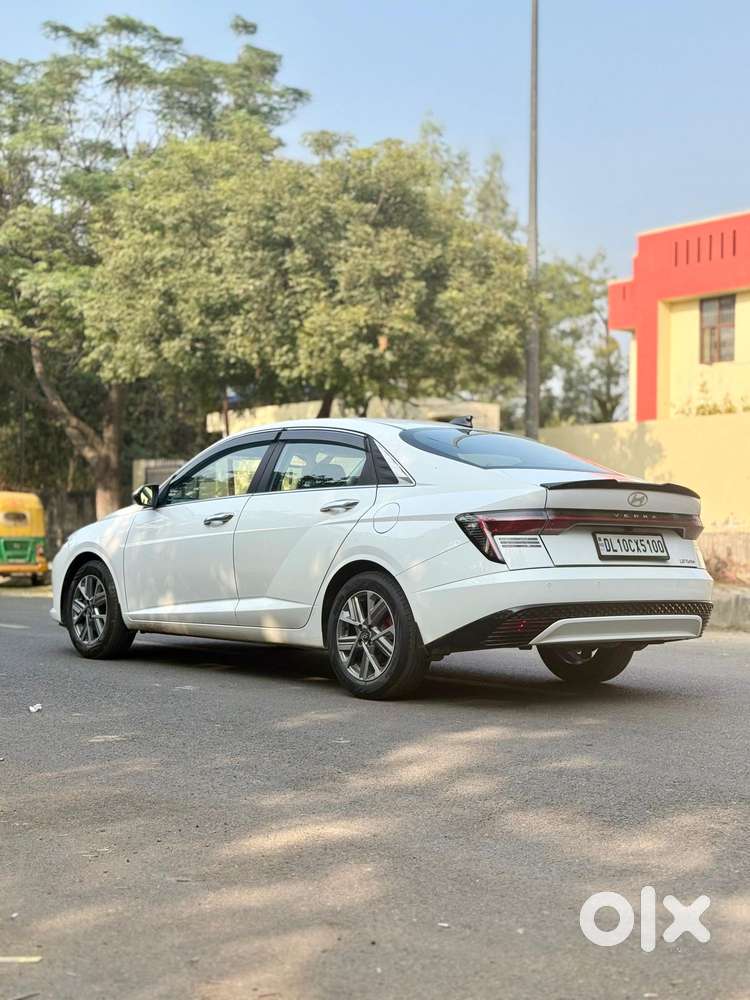 Hyundai Verna 1.5 Sx (o) Ivt, 2024, Petrol