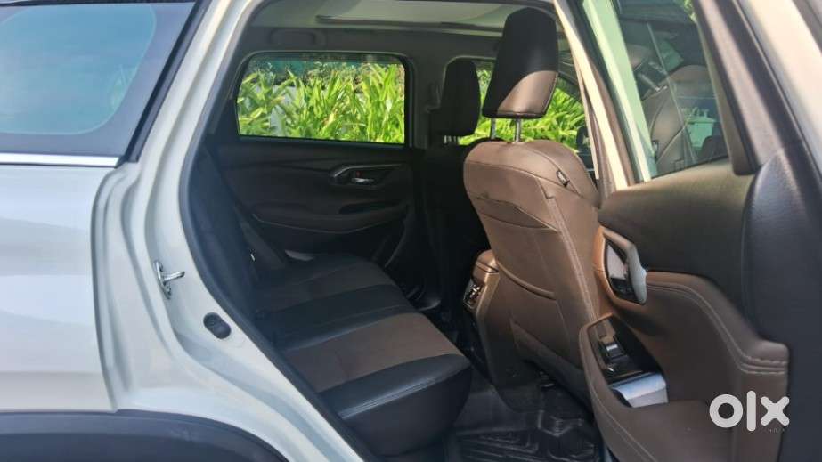 Toyota Urban Cruiser Hyryder 1.5 V Hybrid, 2025, Petrol