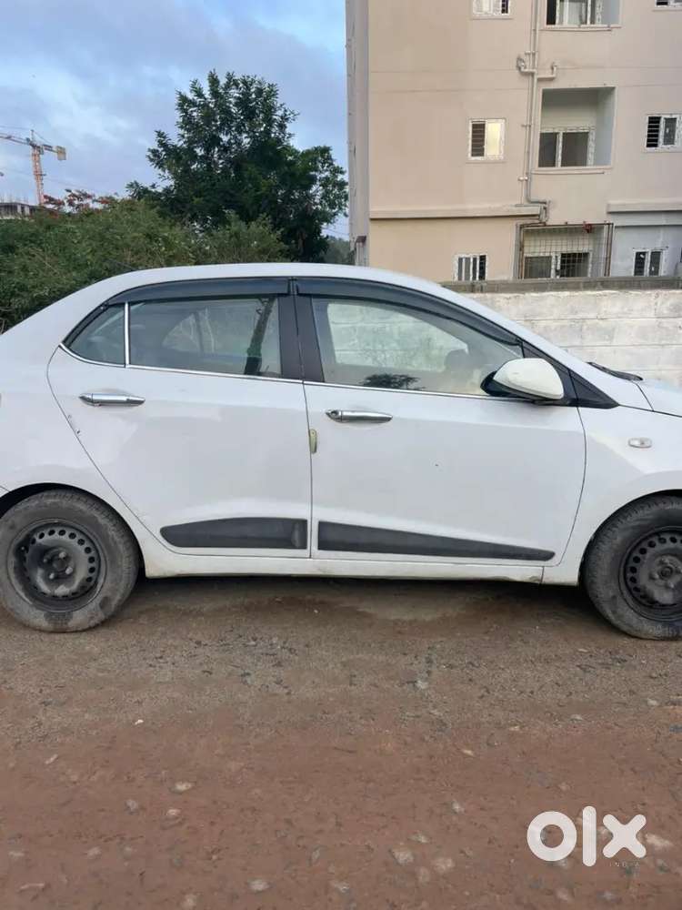 Hyundai Xcent 2016