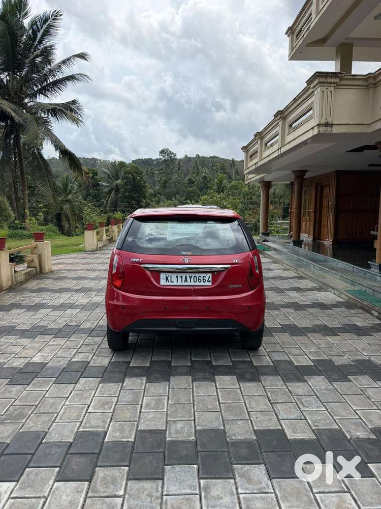 Tata Bolt Revotron Xe, 2015, Petrol