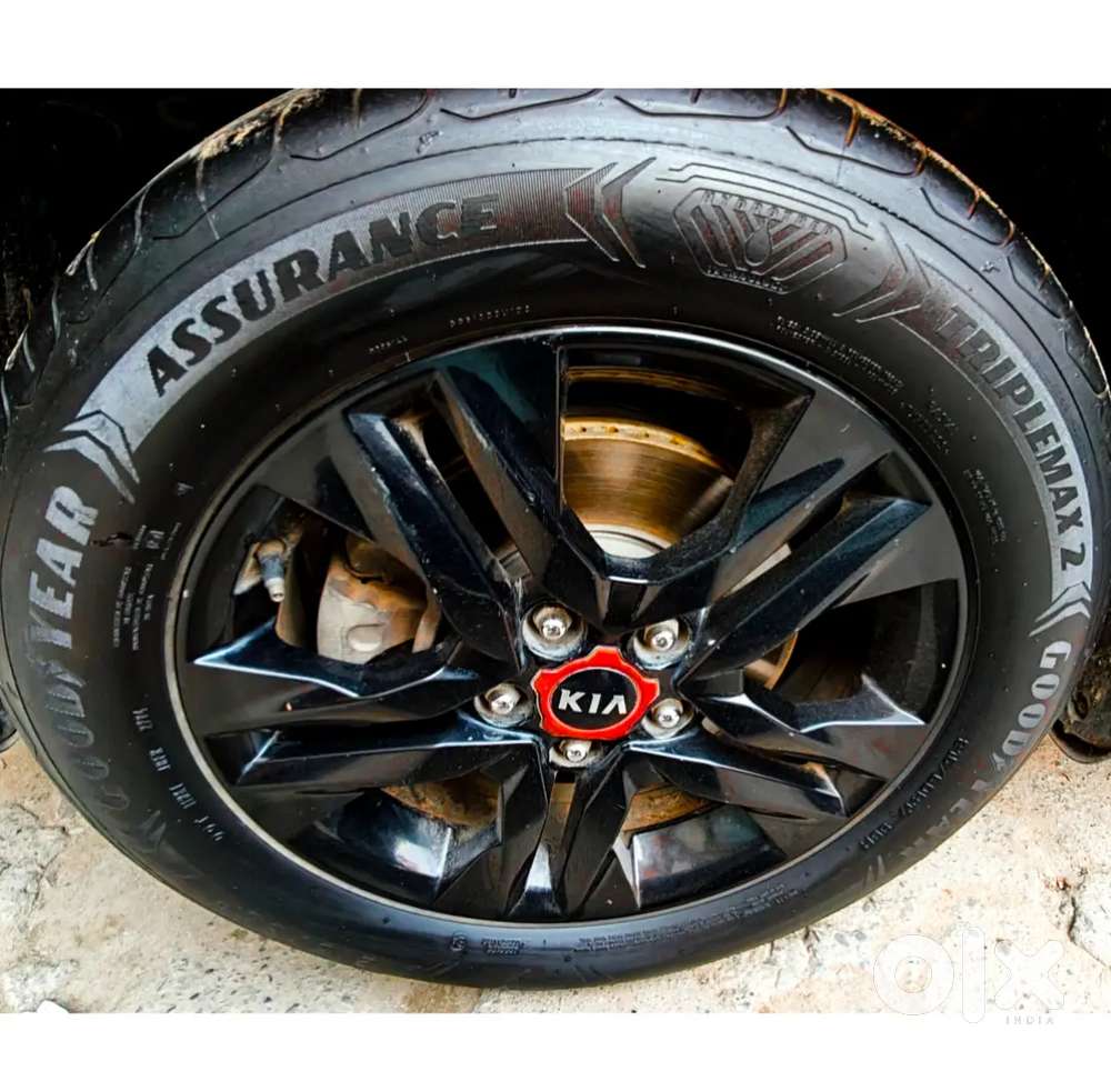 Kia Seltos 2021 Model / 1.5 Htx Ivt Petrol Anniversary Edition / Black
