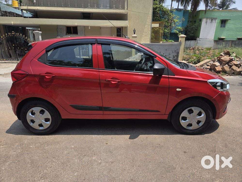 Tata Tiago 1.2 Revotron Xt, 2017, Petrol