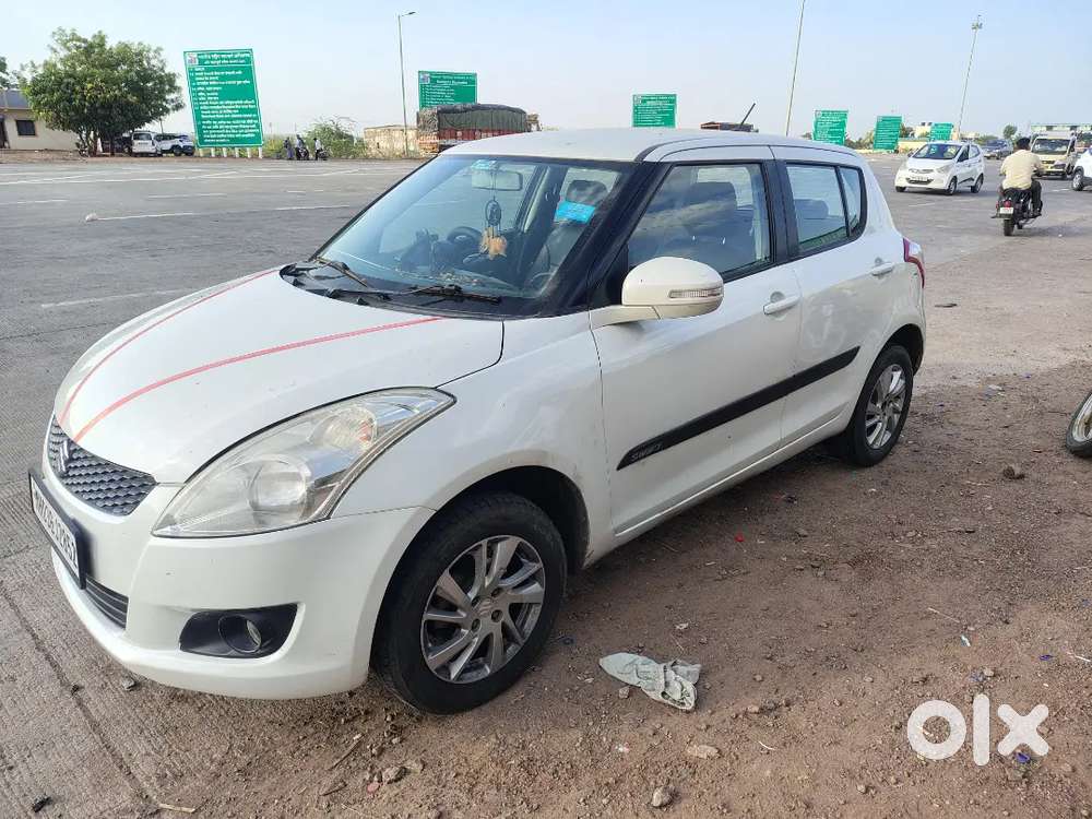 Maruti Suzuki Swift 2013 Petrol Well Maintained Top Model