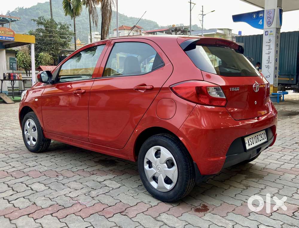 Tata Tiago 1.2 Revotron Xt (o), 2018, Petrol