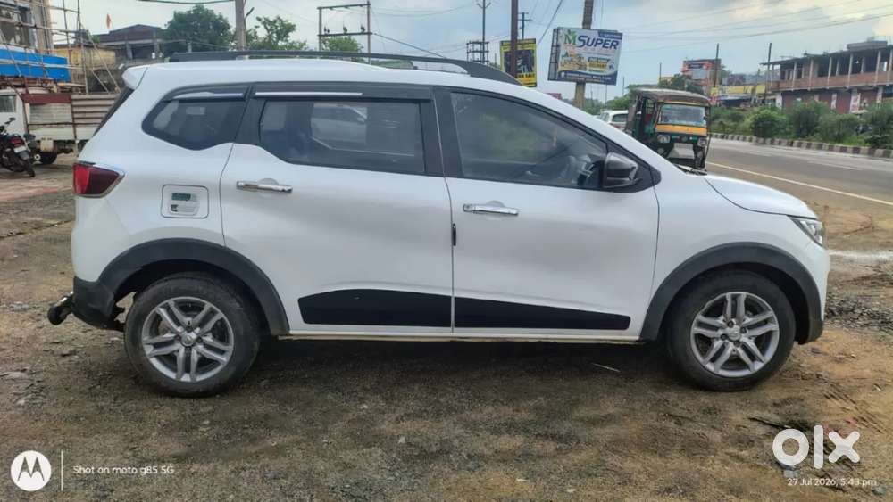 Renault Triber Rxz, 2022, Petrol