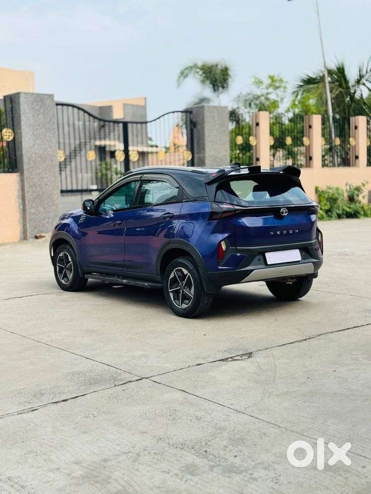 Tata Nexon Fearless Plus Purple 1.5 Revotorq Diesel 6mt Dual Tone, 2..