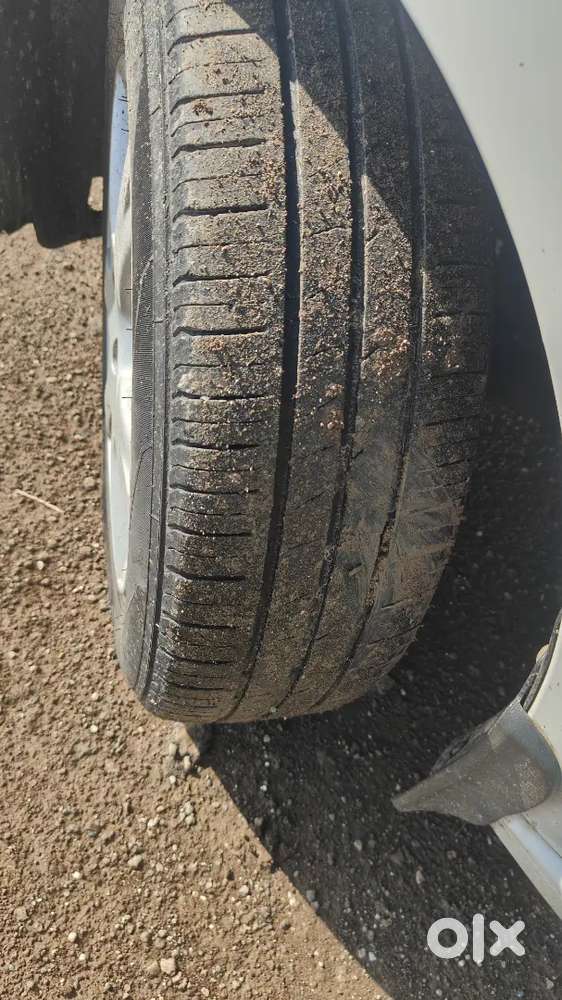 70%tayars / Original Pent  / One Hand Used/ All Original Company Part