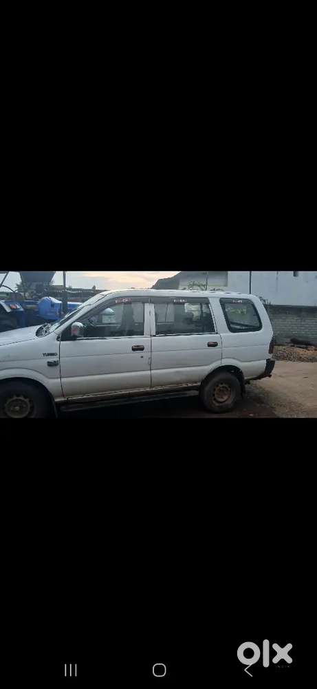 Chevrolet Tavera Neo 2012 Diesel 120000 Km Driven