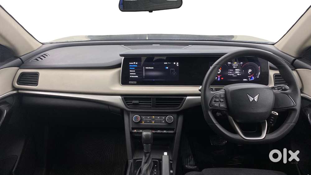 Mahindra Xuv700 2.0 Ax 5 Petrol At Str, 2023, Petrol