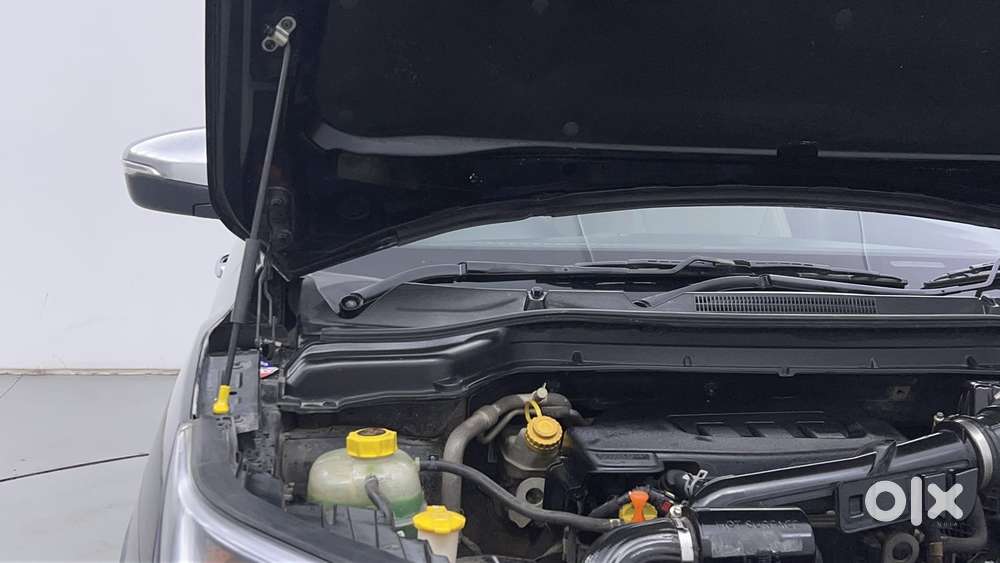 Mahindra Xuv300 W8 Option, 2021, Petrol