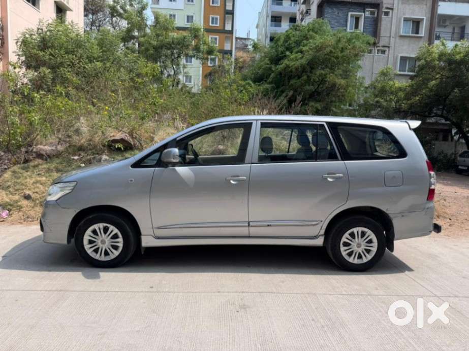 Toyota Innova 2.5 G (diesel) 7 Seater Bs Iv, 2016, Diesel