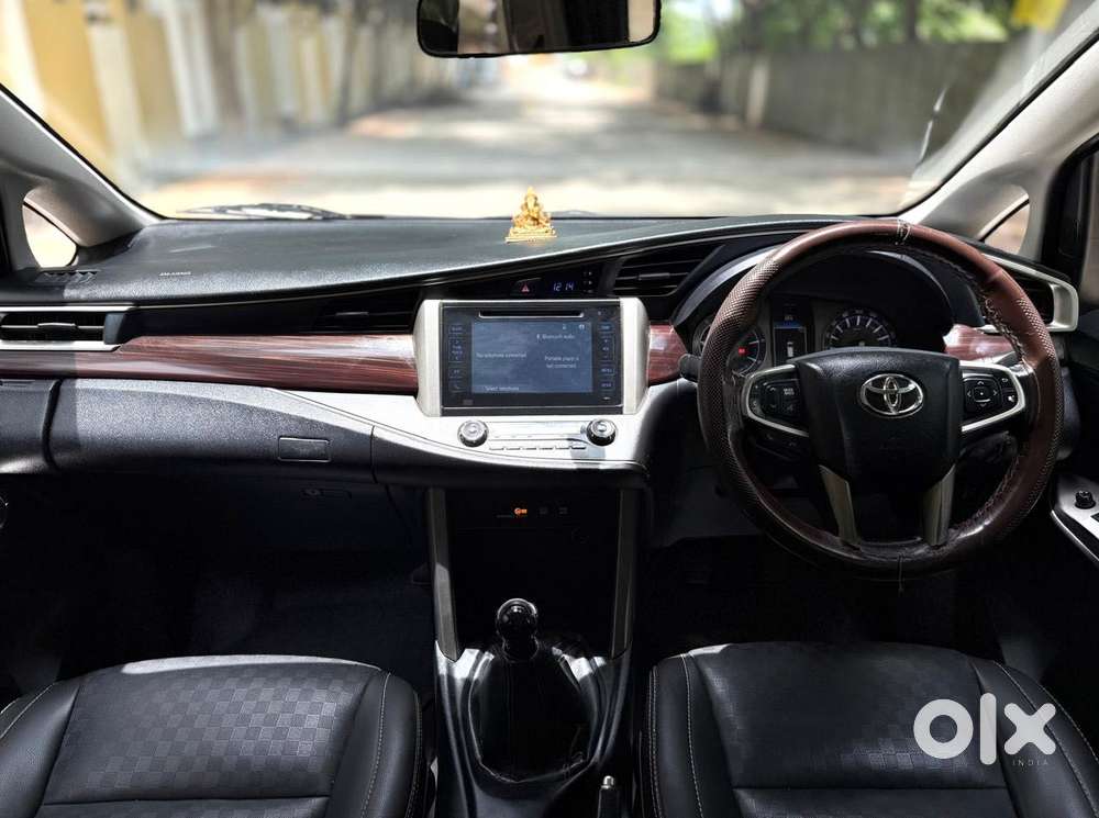 Toyota Innova Crysta 2.4 Vx Mt 8s, 2016, Diesel