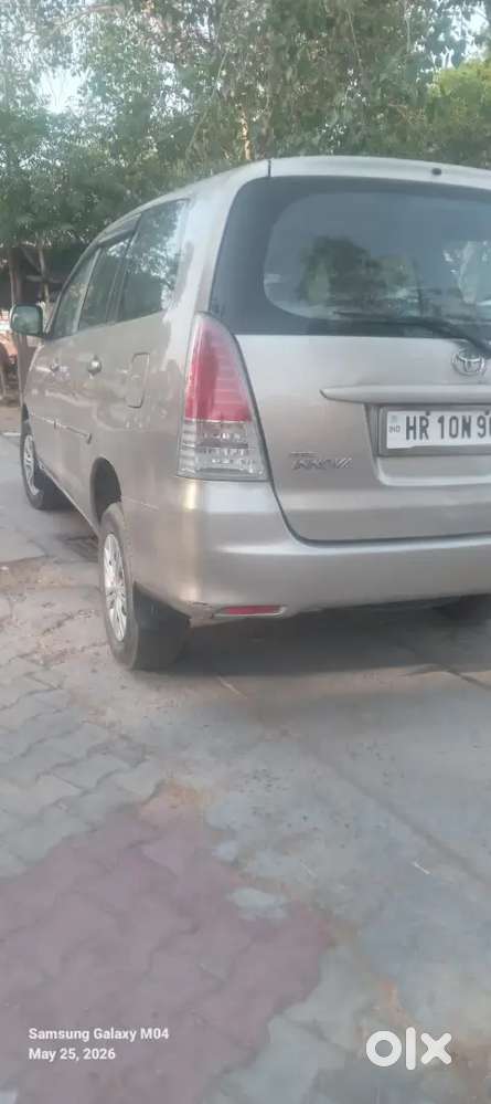 Toyota Innova Hycross 2009 Diesel 200000 Km Driven