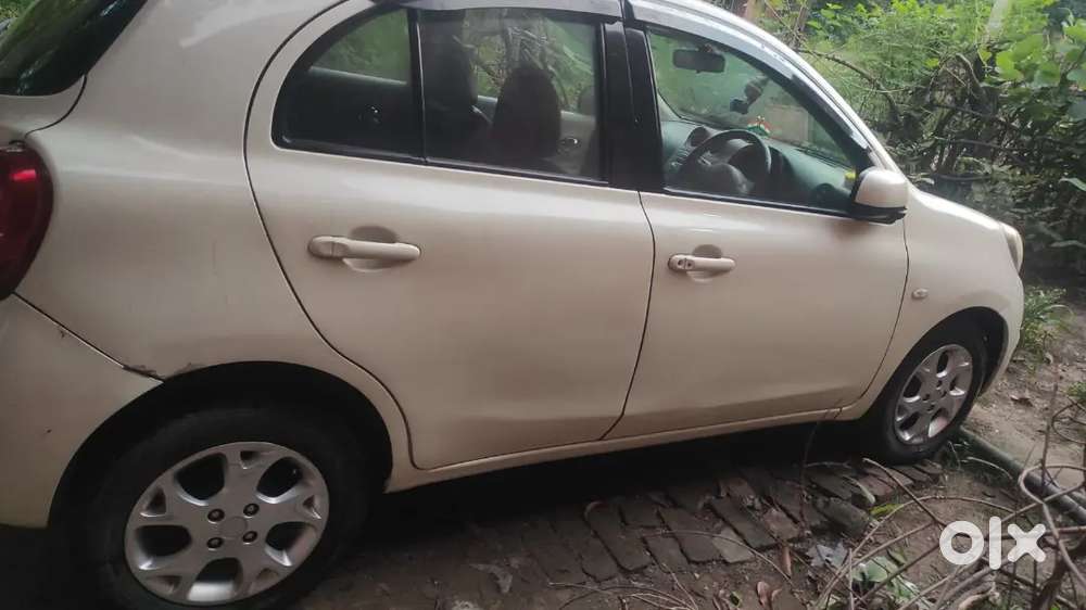 Alloy Wheel,power Window,power Mirror,power Steering,blutooth Stereo,